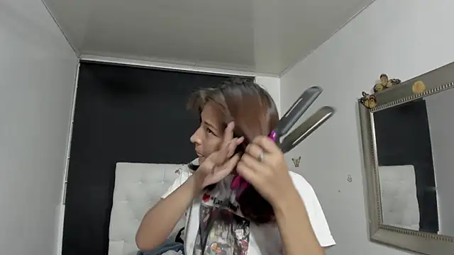 Snapshot of evelynesex chatting on 10, 2, 2026 evelynesex online show from 10, 2, 2026