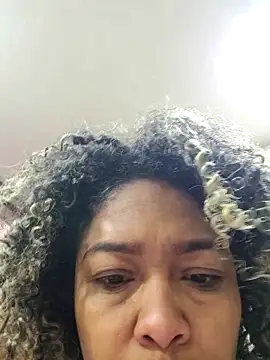 Snapshot of BiiancaEstradaa chatting on 22, 10, 2025 BiiancaEstradaa online show from 22, 10, 2025