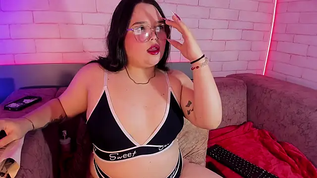 Snapshot of Lushi_Love chatting on 28, 10, 2025 Lushi Love online show from 28, 10, 2025