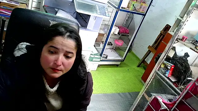 Snapshot of Ainaraazul chatting on 8, 9, 2025 Ainaraazul online show from 8, 9, 2025