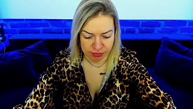 Anna Snows online show from 6, 11, 2025