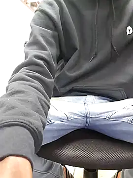 Snapshot of Midrandbtm chatting on 5, 6, 2026 Midrandbtm online show from 5, 6, 2026