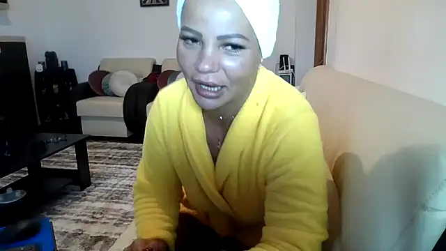 Snapshot of Ella_sweety00 chatting on 10, 5, 2026 Ella sweety00 online show from 10, 5, 2026