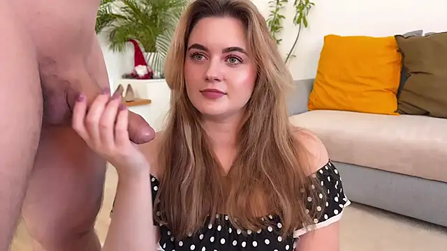 Snapshot of maria_and_alex chatting on 18, 4, 2026 maria and alex online show from 18, 4, 2026