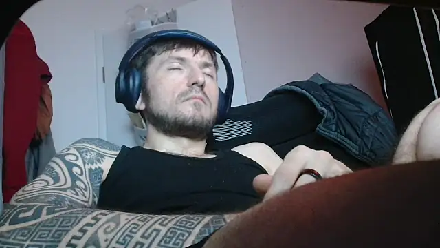 Snapshot of th1_ chatting on 14, 4, 2026 th1 online show from 14, 4, 2026