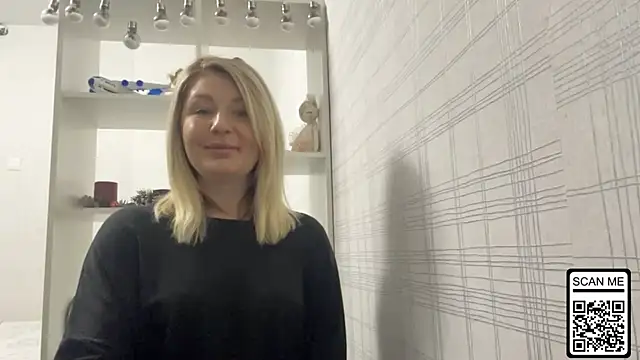 Blondie xoxoxo online show from 15, 12, 2025