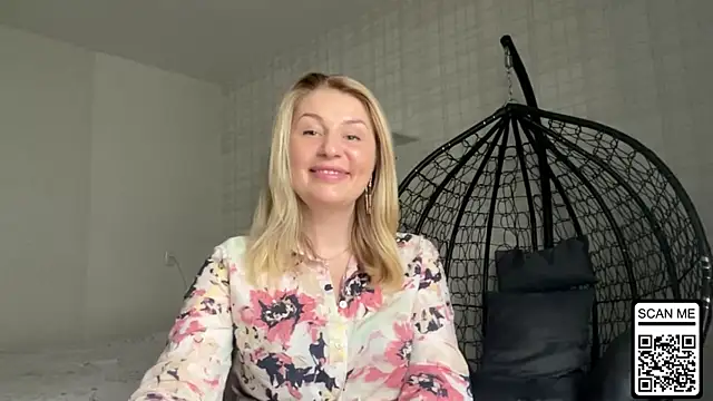 Snapshot of Blondie_xoxoxo chatting on 20, 4, 2026 Blondie xoxoxo online show from 20, 4, 2026
