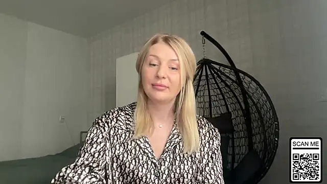 Snapshot of Blondie_xoxoxo chatting on 23, 4, 2026 Blondie xoxoxo online show from 23, 4, 2026