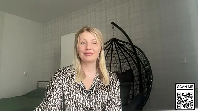 Snapshot of Blondie_xoxoxo chatting on 23, 4, 2026 Blondie xoxoxo online show from 23, 4, 2026