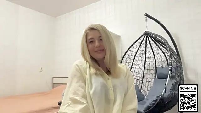 Snapshot of Blondie_xoxoxo chatting on 22, 6, 2026 Blondie xoxoxo online show from 22, 6, 2026