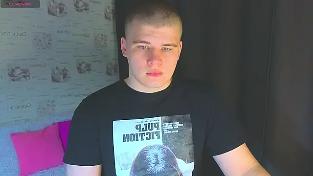 Snapshot of kittenmurr chatting on 12, 10, 2025 kittenmurr online show from 12, 10, 2025