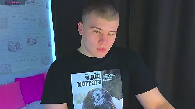 Snapshot of kittenmurr chatting on 14, 10, 2025 kittenmurr online show from 14, 10, 2025