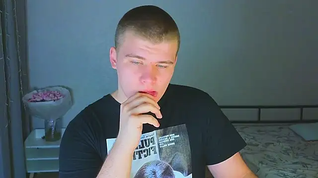 Snapshot of kittenmurr chatting on 2, 11, 2025 kittenmurr online show from 2, 11, 2025