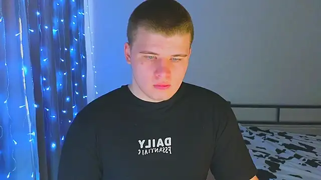 Snapshot of kittenmurr chatting on 25, 11, 2025 kittenmurr online show from 25, 11, 2025