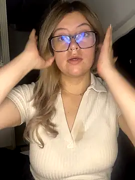 Snapshot of Blair_Bunnyy chatting on 24, 10, 2025 Blair Bunnyy online show from 24, 10, 2025