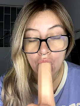 Snapshot of Blair_Bunnyy chatting on 25, 10, 2025 Blair Bunnyy online show from 25, 10, 2025