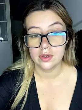 Snapshot of Blair_Bunnyy chatting on 14, 11, 2025 Blair Bunnyy online show from 14, 11, 2025