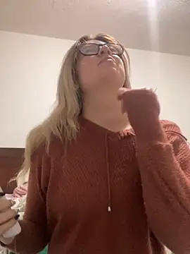 Snapshot of Blair_Bunnyy chatting on 16, 11, 2025 Blair Bunnyy online show from 16, 11, 2025