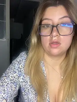 Snapshot of Blair_Bunnyy chatting on 27, 11, 2025 Blair Bunnyy online show from 27, 11, 2025