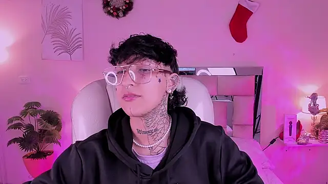 Snapshot of Luci_Rose chatting on 7, 1, 2026 Luci Rose online show from 7, 1, 2026