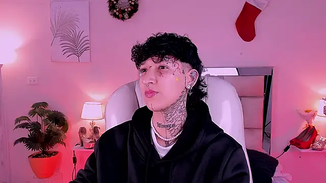 Snapshot of Luci_Rose chatting on 10, 1, 2026 Luci Rose online show from 10, 1, 2026