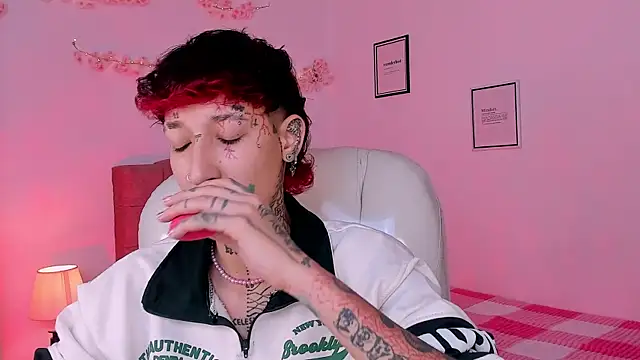 Snapshot of Luci_Rose chatting on 14, 2, 2026 Luci Rose online show from 14, 2, 2026