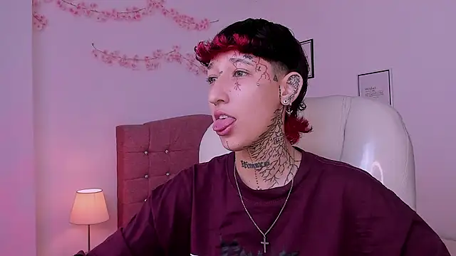 Snapshot of Luci_Rose chatting on 4, 3, 2026 Luci Rose online show from 4, 3, 2026