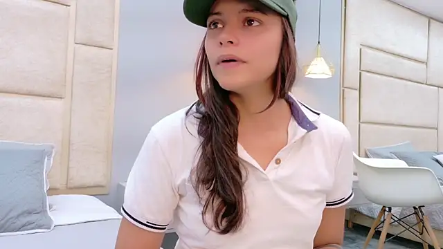 Snapshot of Ashley_HotGirl chatting on 5, 12, 2025 Ashley HotGirl online show from 5, 12, 2025