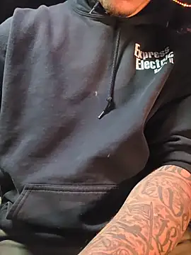 twistafatpipe online show from 10, 10, 2025