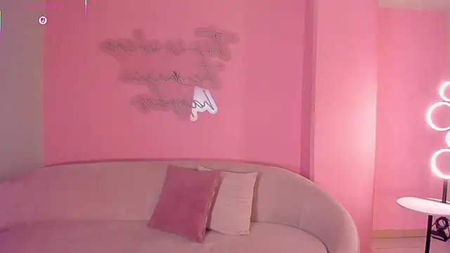 Snapshot of VeronicaBlue chatting on 1, 3, 2026 VeronicaBlue online show from 1, 3, 2026