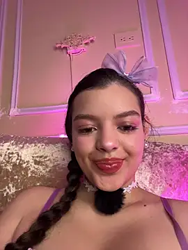 Snapshot of AriaHeavenss chatting on 2, 12, 2025 AriaHeavenss online show from 2, 12, 2025