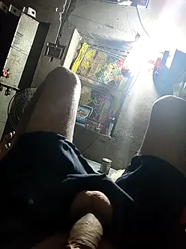 Snapshot of honey_beby chatting on 28, 9, 2025 honey beby online show from 28, 9, 2025