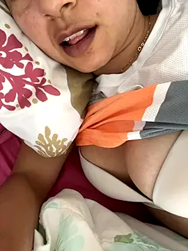 Snapshot of LatinaHottt chatting on 29, 10, 2025 LatinaHottt online show from 29, 10, 2025