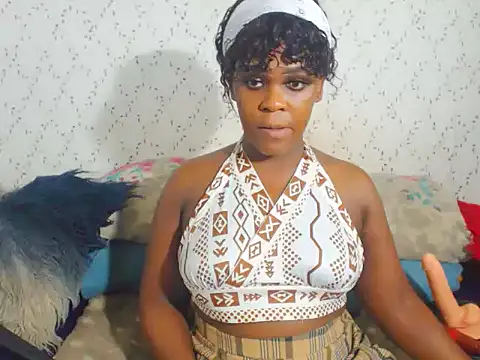 MiniMinaj online show from 2, 11, 2025