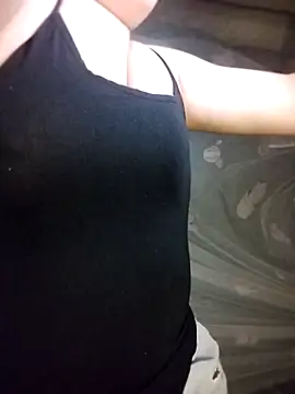 Snapshot of Kuncute chatting on 8, 9, 2025 Kuncute online show from 8, 9, 2025