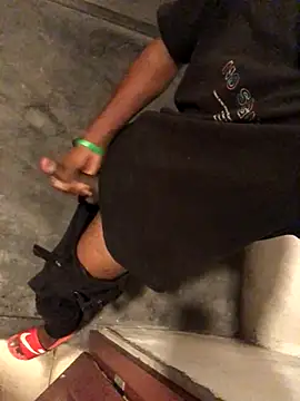 Snapshot of kavi1q1 chatting on 5, 1, 2026 kavi1q1 online show from 5, 1, 2026