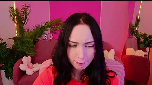 Snapshot of MonikaCarter chatting on 20, 10, 2025 MonikaCarter online show from 20, 10, 2025