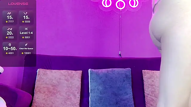 Maylu Fox online show from 23, 10, 2025