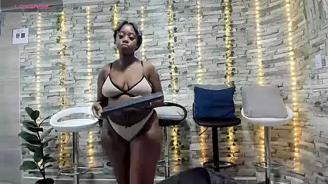 Snapshot of eroticgirls_xx chatting on 16, 10, 2025 eroticgirls xx online show from 16, 10, 2025