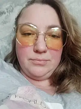 Snapshot of Kiss_Eva chatting on 8, 3, 2025 Kiss Eva online show from 8, 3, 2025