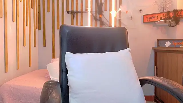 Snapshot of Angel_saez chatting on 1, 11, 2025 Angel saez online show from 1, 11, 2025