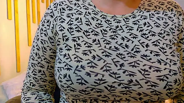 Snapshot of Angel_saez chatting on 5, 12, 2025 Angel saez online show from 5, 12, 2025