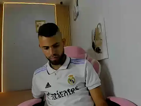 Snapshot of adri_sexboy229 chatting on 9, 9, 2025 adri sexboy229 online show from 9, 9, 2025