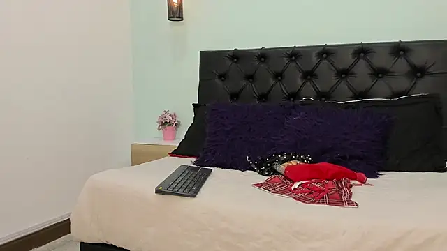 Marianee Rousse online show from 13, 11, 2025