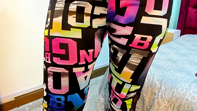 Marianee Rousse online show from 18, 12, 2025