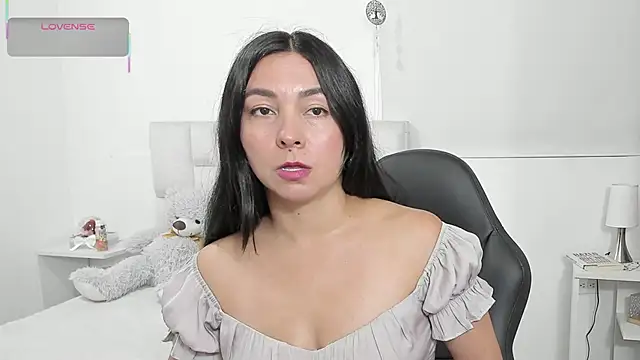 Snapshot of Ms_milarose chatting on 8, 4, 2026 Ms milarose online show from 8, 4, 2026