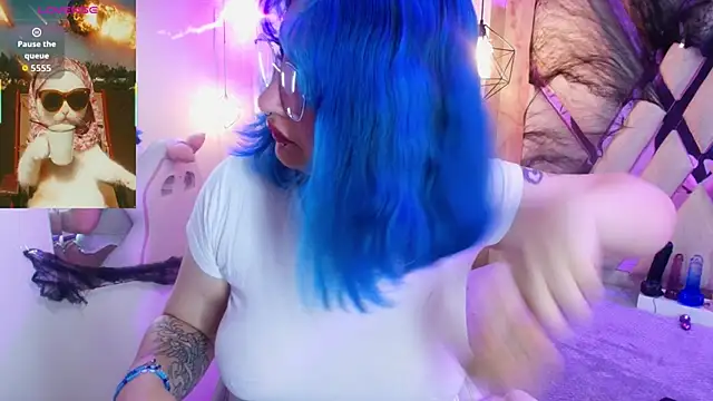 Lilith curvy online show from 4, 11, 2025