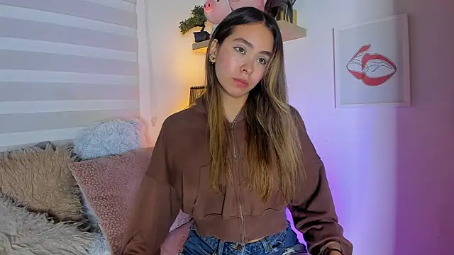 Snapshot of sara_madrid chatting on 3, 5, 2026 sara madrid online show from 3, 5, 2026
