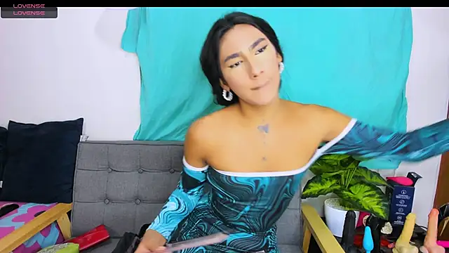 Snapshot of zou_quira chatting on 10, 11, 2025 zou quira online show from 10, 11, 2025