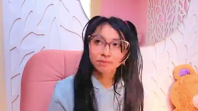 VioletxBloom online show from 12, 4, 2026